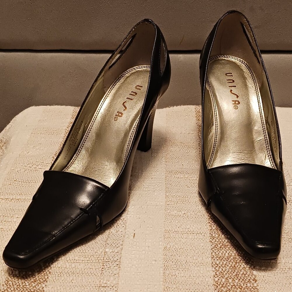 Unisa leather Heels {Size-7.5}